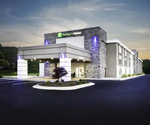 Photo 2 - Holiday Inn Express Hopewell - Fort Lee Area, an IHG Hotel