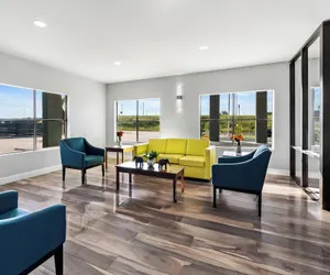 Photo 3 - HomeTowne Studios San Antonio E - Frost Bank Center