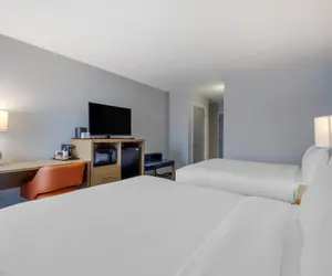 Photo 2 - Comfort Inn & Suites Alexandria West