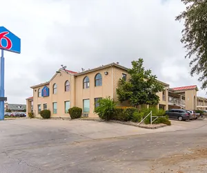 Photo 2 - Motel 6 San Antonio, TX - Fiesta Trails