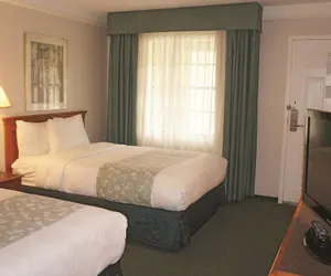 Photo 3 - Super 8 by Wyndham Austin South / I-35