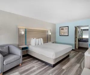 Photo 4 - Best Western Executive Inn