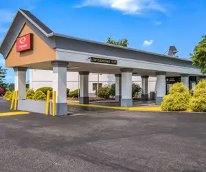 Photo 2 - Econo Lodge Inn & Suites