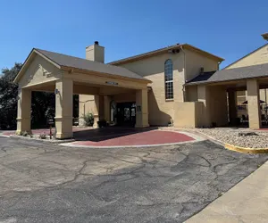 Photo 2 - Days Inn by Wyndham Georgetown