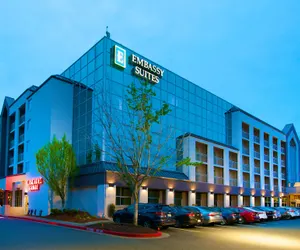 Photo 2 - Embassy Suites by Hilton Seattle Bellevue