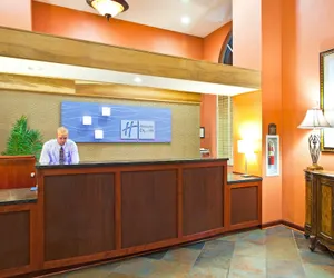 Photo 4 - Holiday Inn Express Clearwater East - Icot Center, an IHG Hotel