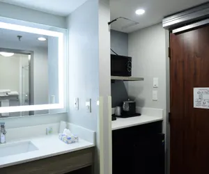 Photo 4 - Keene Elm City Hotel, Ascend Hotel Collection