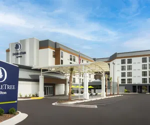 Photo 2 - DoubleTree by Hilton Wilmington, NC