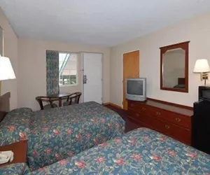 Photo 5 - Econo Lodge Columbus West