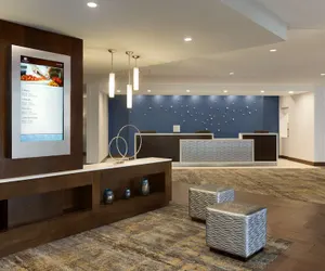 Photo 4 - DoubleTree by Hilton Hartford - Bradley Airport