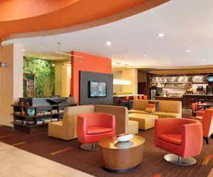 Photo 2 - Courtyard by Marriott Peoria