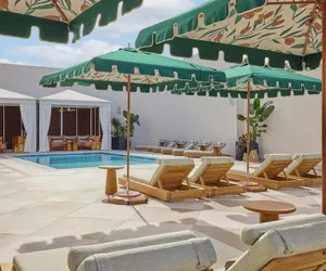 Photo 2 - Cameo Beverly Hills, LXR Hotels & Resorts