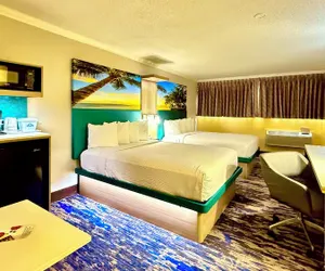 Photo 2 - Days Inn by Wyndham Los Angeles LAX/VeniceBch/Marina DelRay