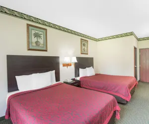 Photo 5 - Days Inn by Wyndham Sullivan