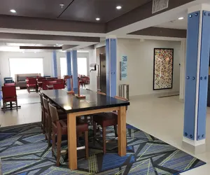 Photo 2 - Holiday Inn Express Arlington by IHG