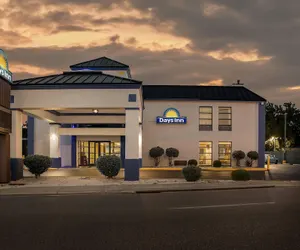 Photo 2 - Days Inn by Wyndham Salem