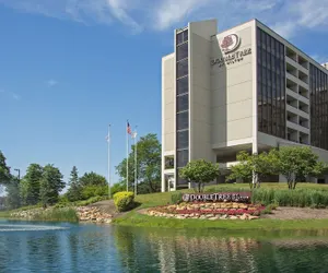 Photo 2 - DoubleTree by Hilton Chicago - Oak Brook