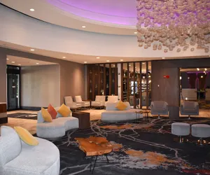 Photo 4 - DoubleTree by Hilton Chicago - Oak Brook