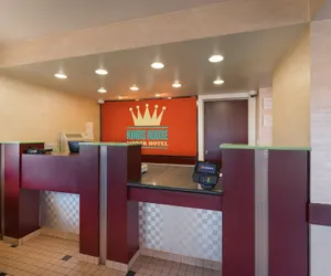 Photo 3 - Kings House Motor Hotel