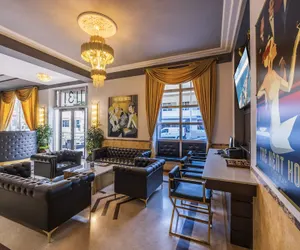 Photo 4 - The Kent Hotel