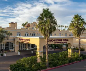 Photo 2 - Crowne Plaza Phoenix - Chandler Golf Resort, an IHG Hotel