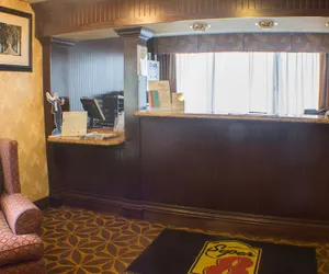 Photo 4 - Econo Lodge