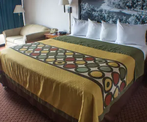 Photo 2 - Econo Lodge