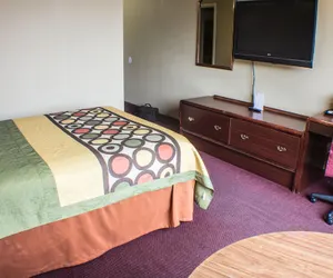 Photo 5 - Econo Lodge