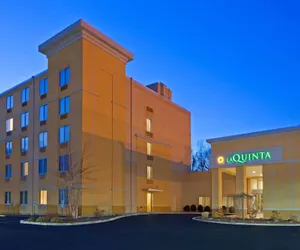 Photo 2 - La Quinta Inn & Suites by Wyndham Danbury