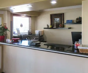 Photo 5 - Econo Lodge
