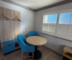 Photo 5 - Days Inn by Wyndham San Francisco S/Oyster Point Airport