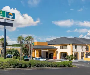 Photo 2 - Quality Inn & Suites