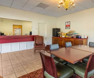 Photo 3 - Econo Lodge Middlesboro