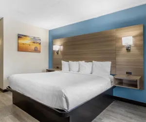 Photo 5 - SureStay by Best Western Victoria