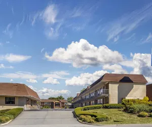 Photo 2 - Best Western Winchester Hotel