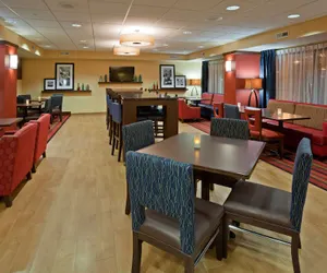 Photo 5 - Hampton Inn Milwaukee-Airport