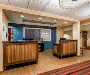 Photo 4 - Hampton Inn Milwaukee-Airport