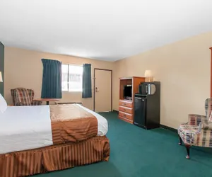 Photo 4 - Americas Best Value Inn & Suites Bakersfield Central