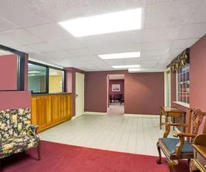 Photo 3 - Days Inn by Wyndham Joelton/Nashville
