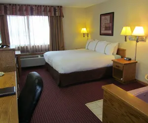 Photo 5 - Fireside Inn & Suites