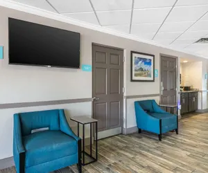 Photo 3 - Comfort Inn & Suites Daytona Beach Oceanfront