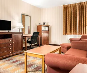 Photo 5 - Quality Inn & Suites Miamisburg - Dayton South