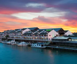 Photo 2 - Holiday Inn & Suites Clearwater Beach S-Harbourside, an IHG Hotel