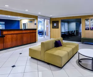 Photo 4 - SureStay Hotel by Best Western Ontario Airport