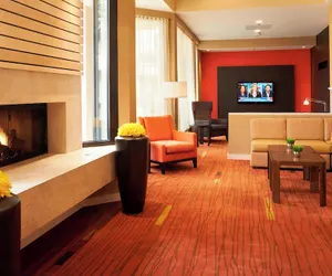 Photo 4 - Courtyard by Marriott Toledo Airport Holland