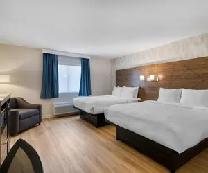 Photo 5 - Baldwin Inn & Suites, SureStay Collection by Best Western