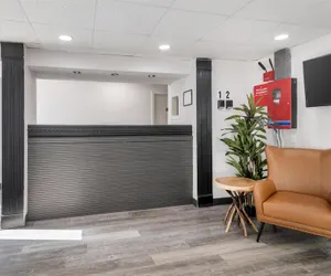 Photo 4 - Baldwin Inn & Suites, SureStay Collection by Best Western