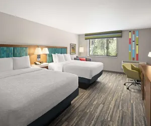 Photo 2 - Hampton Inn Spokane