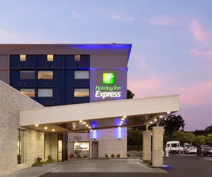 Photo 2 - Holiday Inn Express Atlanta Airport - North