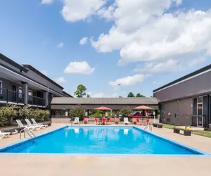 Photo 2 - Clarion Inn & Suites Russellville I-40